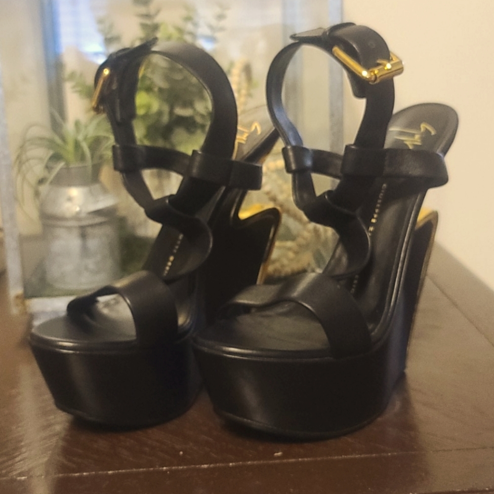 Giuseppe Zanotti Black Wedges
